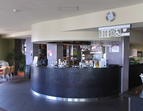 Gates Hotel - Accommodation Sunshine Coast 2
