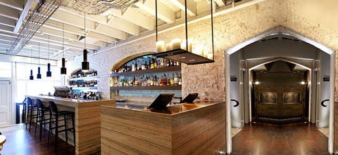 HRH Wine Bar - Accommodation Sunshine Coast 2