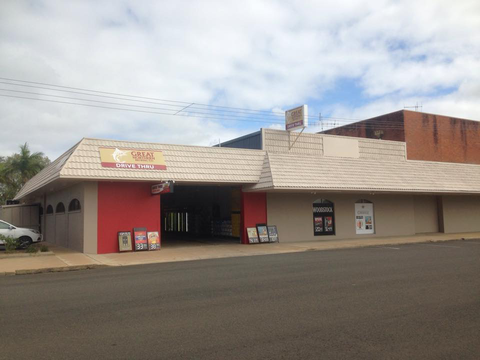 East End Hotel - Accommodation Sunshine Coast 1