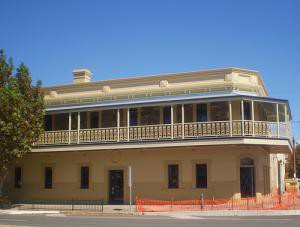 The British Hotel - Accommodation Sunshine Coast 0