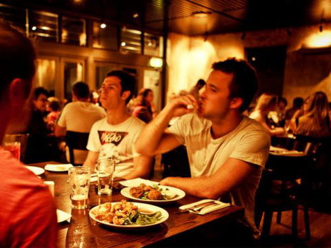 Burwood Inn Hotel - Accommodation Sunshine Coast 1