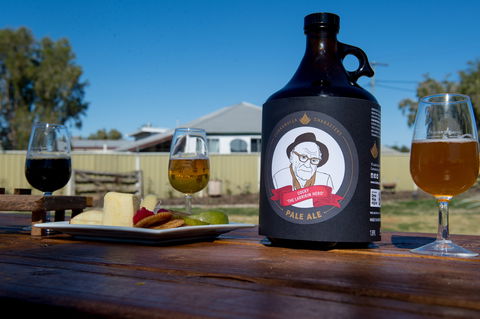 Beer And Wine O'Clock At Club Boutique Hotel Cunnamulla - Accommodation Sunshine Coast 2