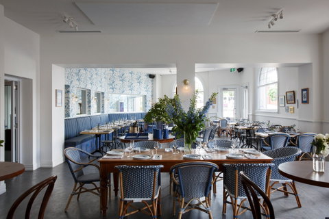 Dine In Style With Lola - Accommodation Sunshine Coast 0