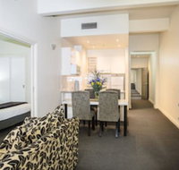 Collins Hotel - Accommodation Sunshine Coast