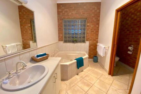 Best Western Coastal Waters Motor Inn - Accommodation Sunshine Coast 7