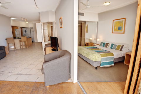 Rolling Surf Resort - Accommodation Sunshine Coast 5