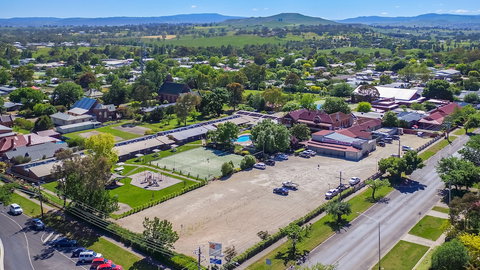 Alzburg Resort - Accommodation Sunshine Coast 2