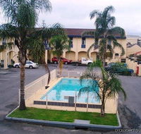 Econo Lodge Hacienda International - Accommodation Sunshine Coast