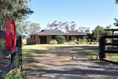 Talga Vines Vineyard Escape - Accommodation Sunshine Coast 0