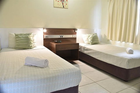 Tradewinds McLeod Holiday Apartments - Accommodation Sunshine Coast 5