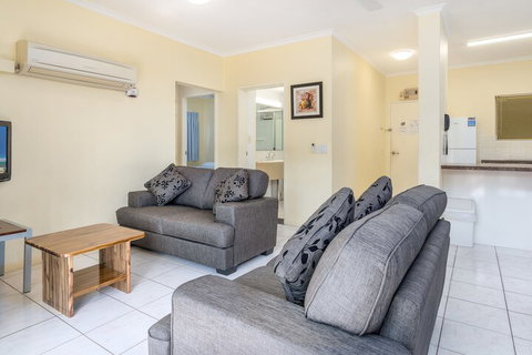 Tradewinds McLeod Holiday Apartments - Accommodation Sunshine Coast 6