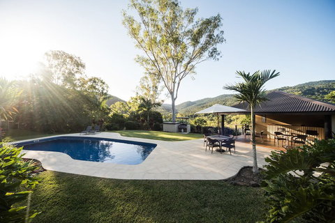 Seclude Rainforest Retreat - Accommodation Sunshine Coast 2
