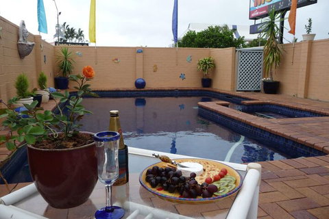 Blue Pelican Motel - Accommodation Sunshine Coast 2