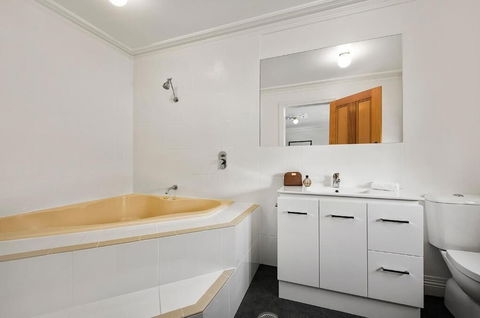 Quest Trinity House - Accommodation Sunshine Coast 6