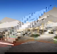 Ciloms Airport Lodge - Accommodation Sunshine Coast