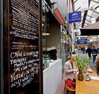 Hotel Causeway - Accommodation Sunshine Coast