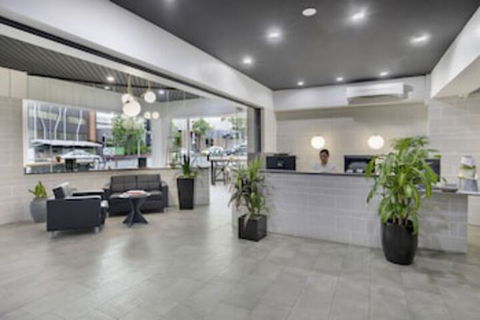 The Metropolitan Springhill - Accommodation Sunshine Coast 0