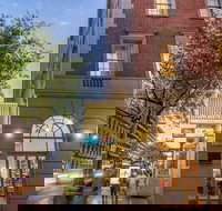 Chancellor on Currie - Accommodation Sunshine Coast