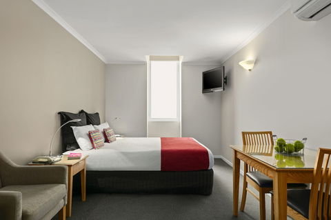 Quest Waterfront Serviced Apartments - Accommodation Sunshine Coast 4