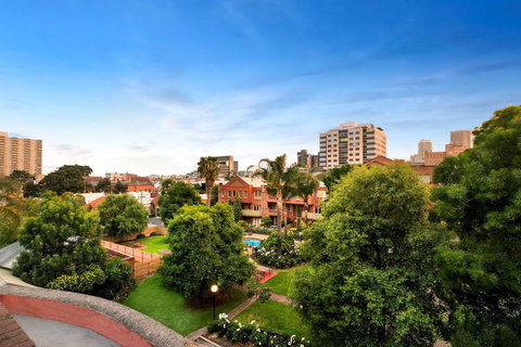 Comfort Apartments Royal Gardens - Accommodation Sunshine Coast 2