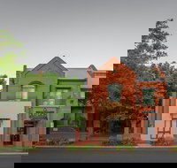 Majestic Old Lion Apartments - Accommodation Sunshine Coast