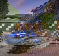 Adelaide Inn - Accommodation Sunshine Coast