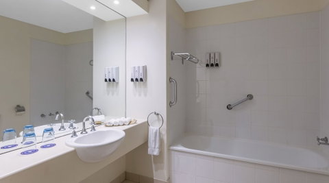 Park Regis Griffin Suites - Accommodation Sunshine Coast 6