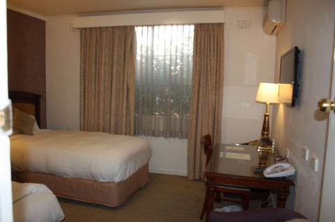 Country Plaza Queanbeyan - Accommodation Sunshine Coast 6