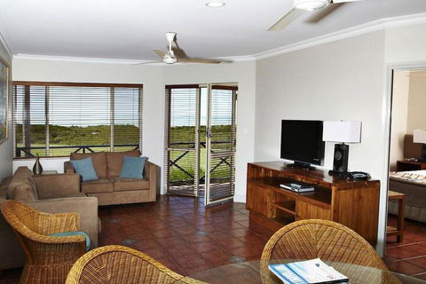 Moonlight Bay Suites - Accommodation Sunshine Coast 7