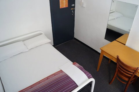 Maze Backpackers - Accommodation Sunshine Coast 6