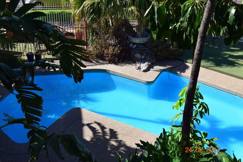 Early Australian Motor Inn - Accommodation Sunshine Coast 1