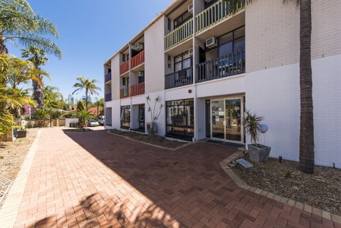 Billabong Backpackers Resort - Accommodation Sunshine Coast 0
