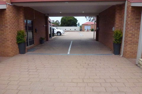 Colonial Motor Inn Bairnsdale - Accommodation Sunshine Coast 2