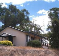 Riesling Country Cottages - Accommodation Sunshine Coast