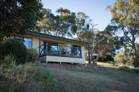 Riesling Country Cottages - Accommodation Sunshine Coast 2