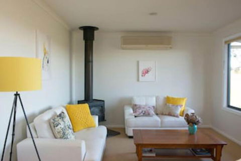 Riesling Country Cottages - Accommodation Sunshine Coast 7
