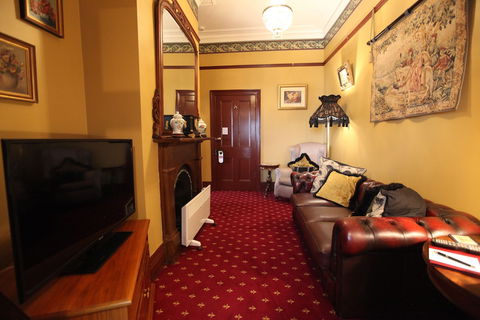 The Grand On Macfie - Accommodation Sunshine Coast 2