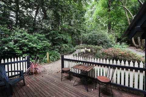 Cambridge Cottages Bed & Breakfast - Accommodation Sunshine Coast 6