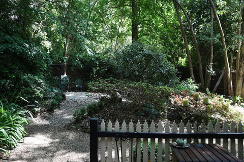 Cambridge Cottages Bed & Breakfast - Accommodation Sunshine Coast 3