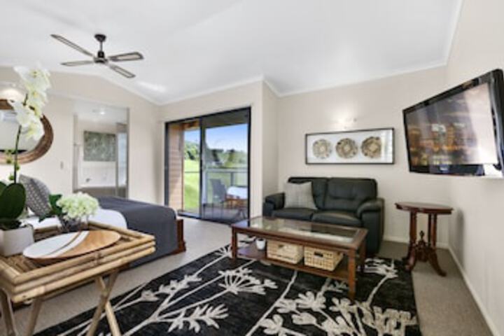 Bald Knob QLD Accommodation Sunshine Coast