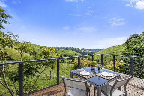 Top Of The Hill - Accommodation Sunshine Coast 4