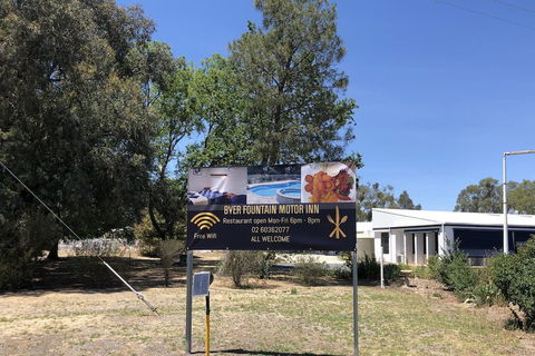Byer Fountain Motor Inn, Holbrook - Accommodation Sunshine Coast 4