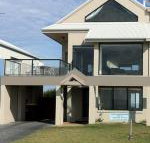 Boathouse Holiday House - Accommodation Sunshine Coast