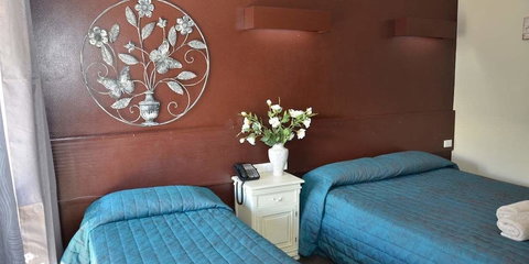 Warwick Motor Inn - Accommodation Sunshine Coast 0