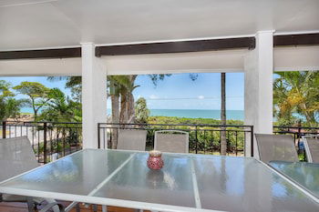 Dolce Vita Beachfront Holiday House - Accommodation Sunshine Coast 0