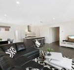 Palm Grove Beach House Dromana - Accommodation Sunshine Coast