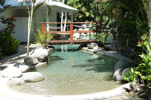 Retro Port Douglas - Accommodation Sunshine Coast 3