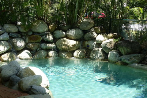 Retro Port Douglas - Accommodation Sunshine Coast 4