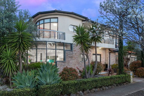 Villa De Marseilles Melbourne - Accommodation Sunshine Coast 2