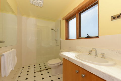 Cloudy Bay Villa - Accommodation Sunshine Coast 2